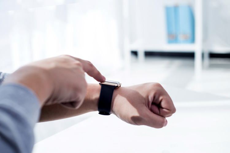 Wearable Devices Market Poised for Rapid Growth, Fitness Activity Trackers Lead!